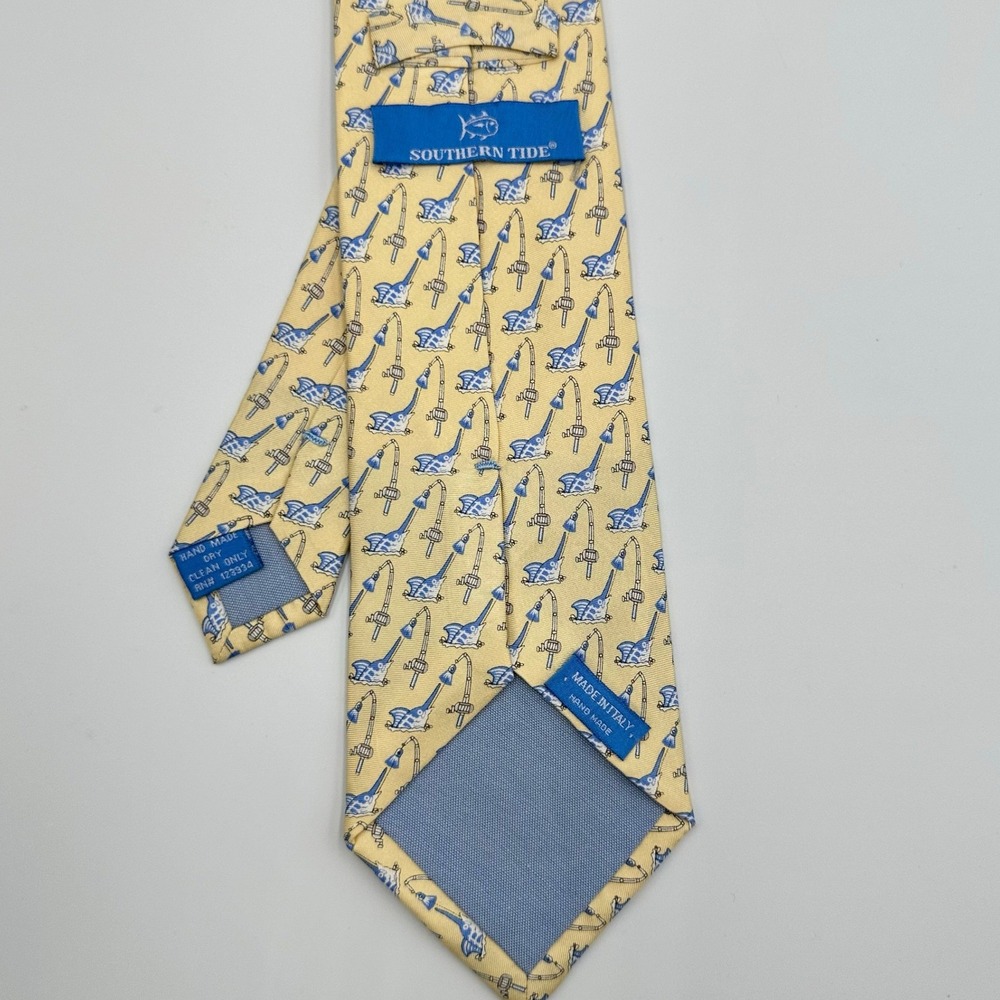 Southern Tide Mens Silk Tie Yellow Marlin Fishing Rod‎ Novelty Print 3.25in